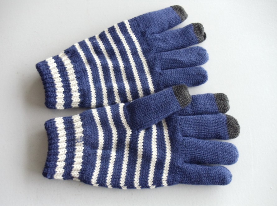 GLOVE
